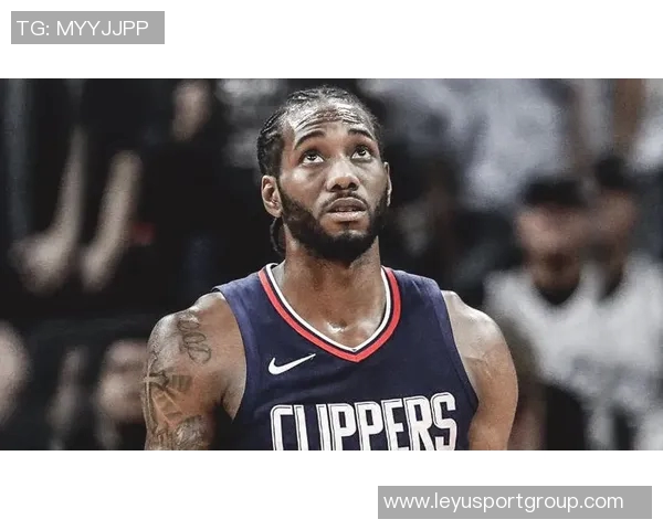 莱昂纳德生涯得分突破15000分快船三节惨遭对手压制落后32分